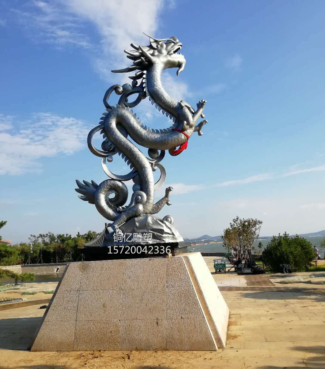 青岛龙湾海水浴场雕塑作品